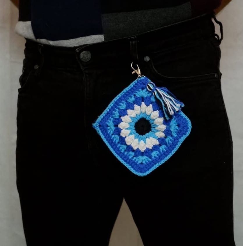 Stylish Crochet Pouch 005