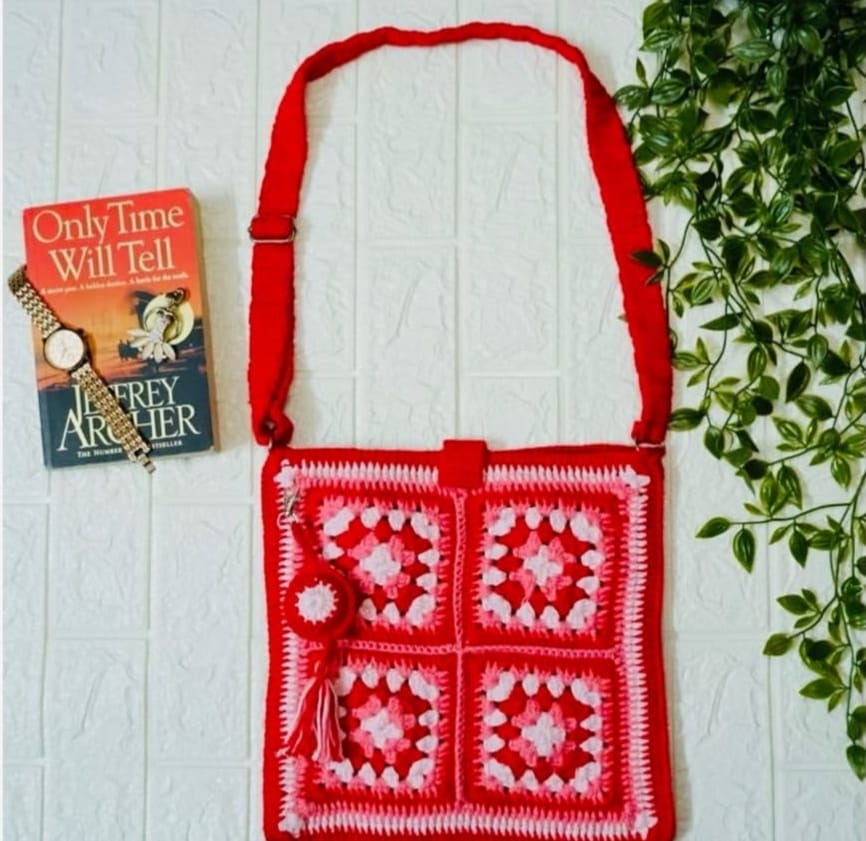 Classic Crochet Tote Bag 001