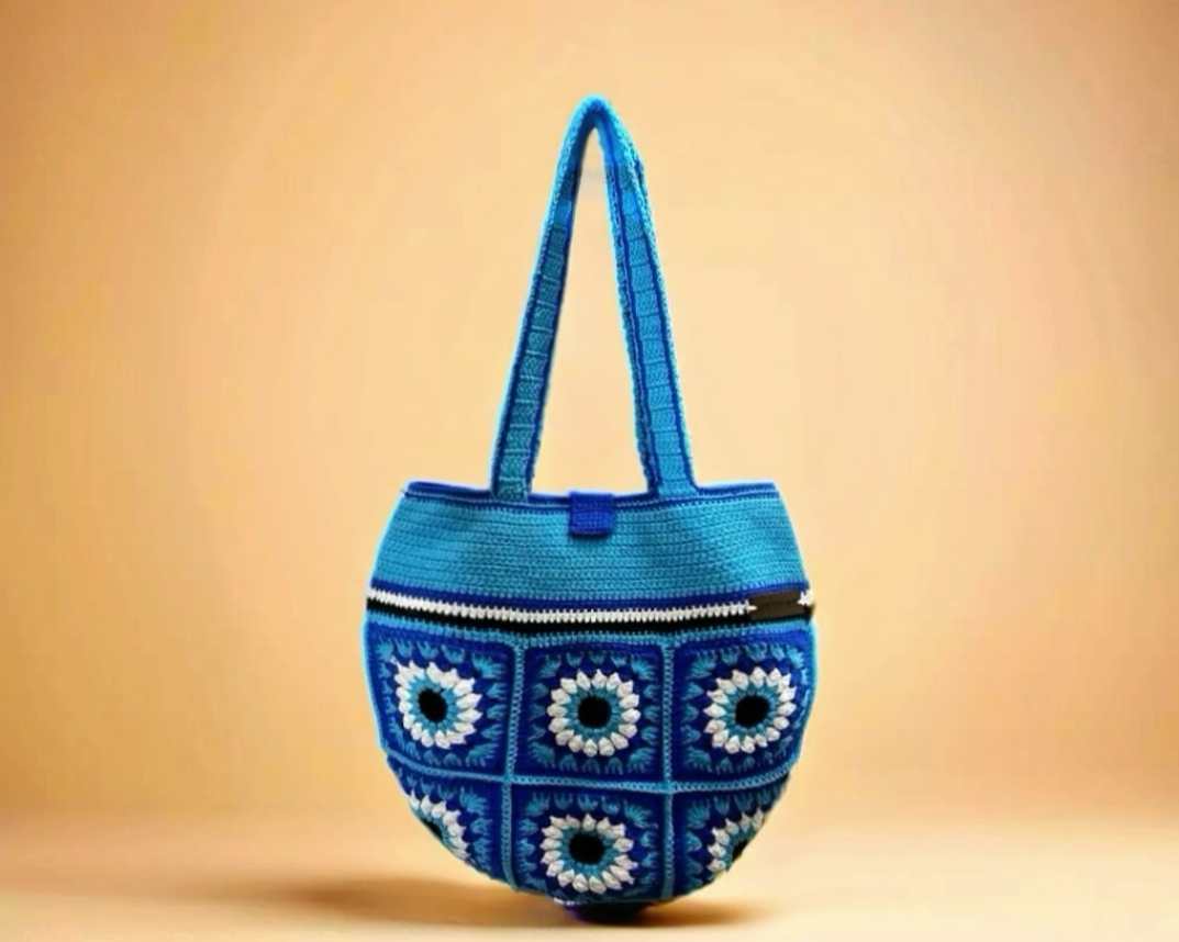 U-Shape Crochet Tote Bag 005