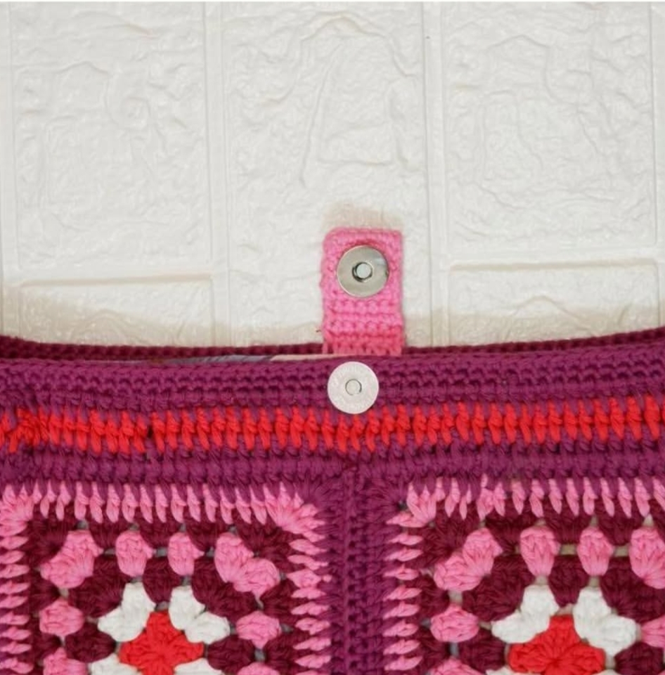 Classic Crochet Tote Bag 004