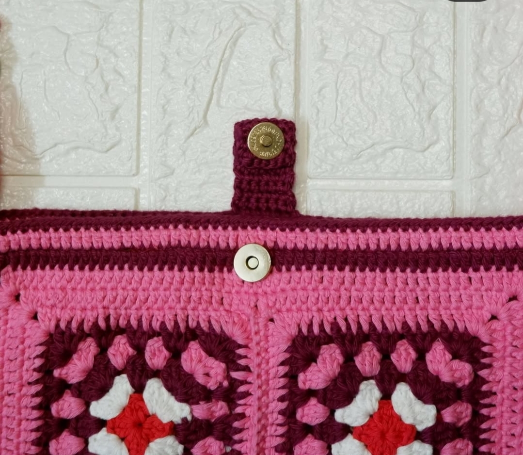 Classic Crochet Tote Bag 002