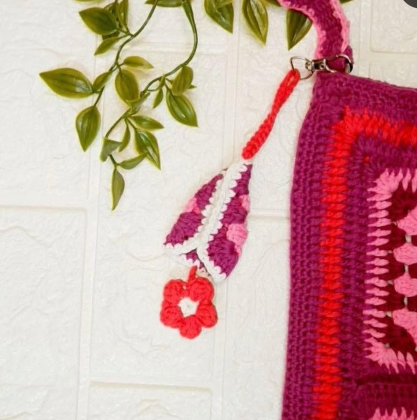 Classic Crochet Tote Bag 004