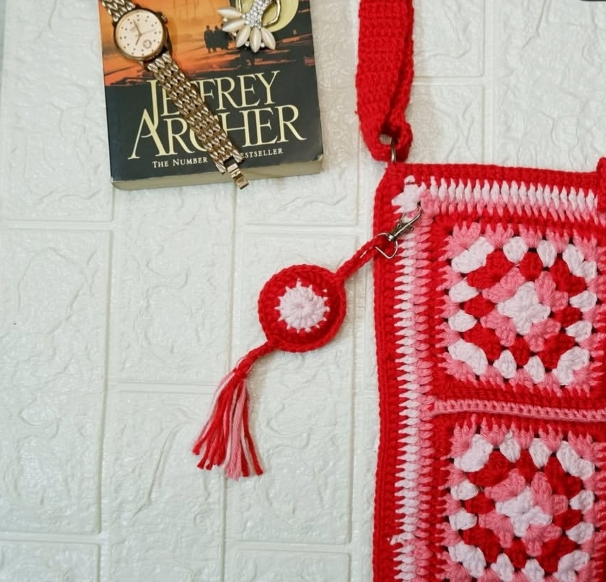 Classic Crochet Tote Bag 001