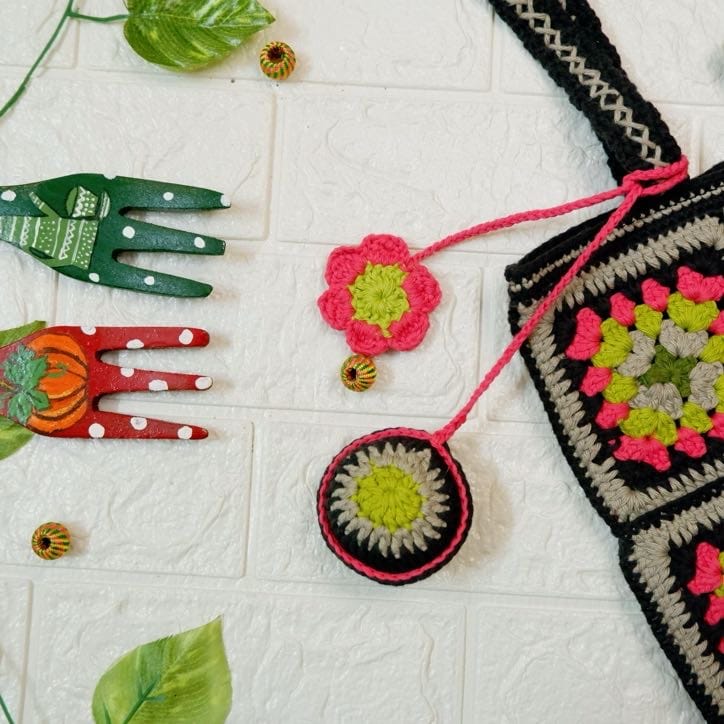 U Shape Crochet Tote Bag 001