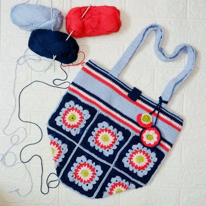 U Shape Crochet Tote Bag 002